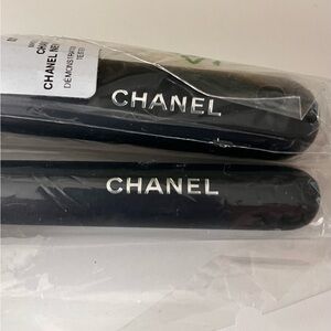 CHANEL MAKEUP BRUSH, duo